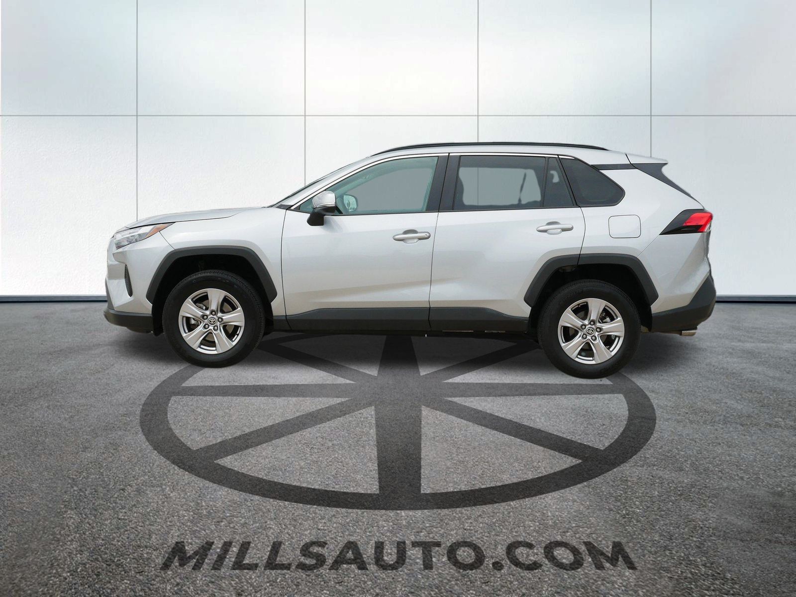 Used 2024 Toyota RAV4 XLE with VIN 2T3P1RFV6RW440204 for sale in Willmar, Minnesota