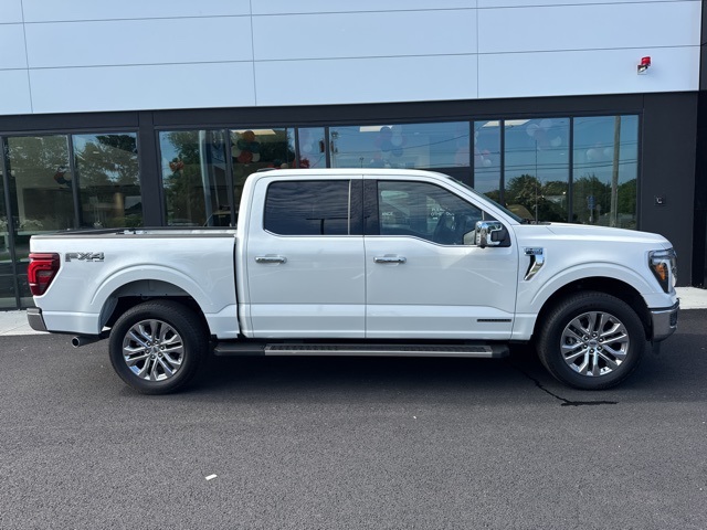 2025 Ford F-150 Lariat photo 2