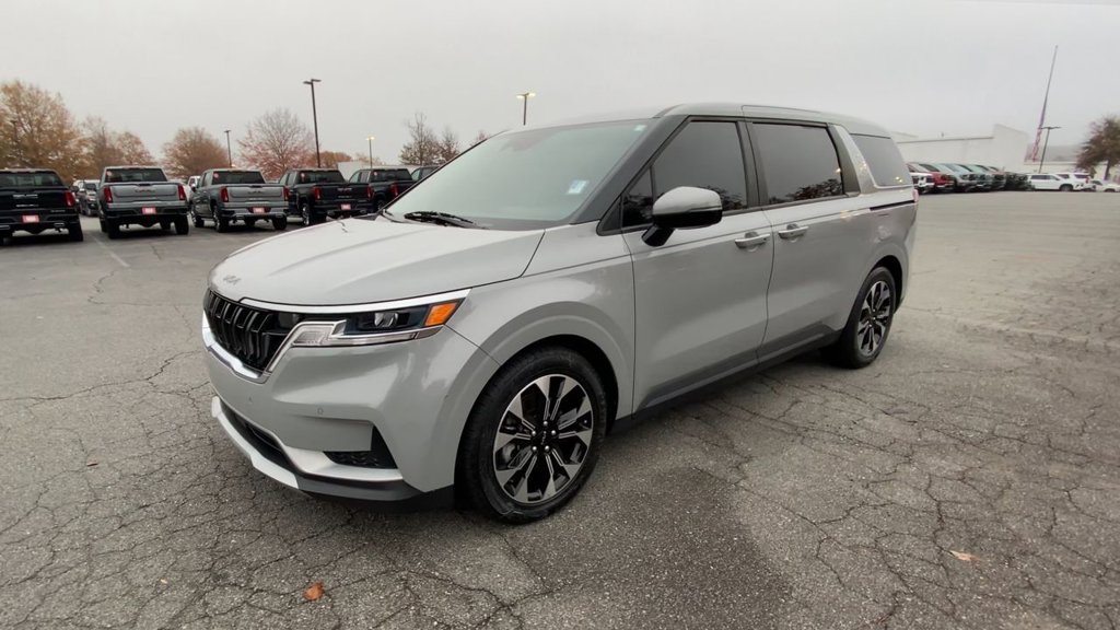 2022 Kia Carnival EX photo 4