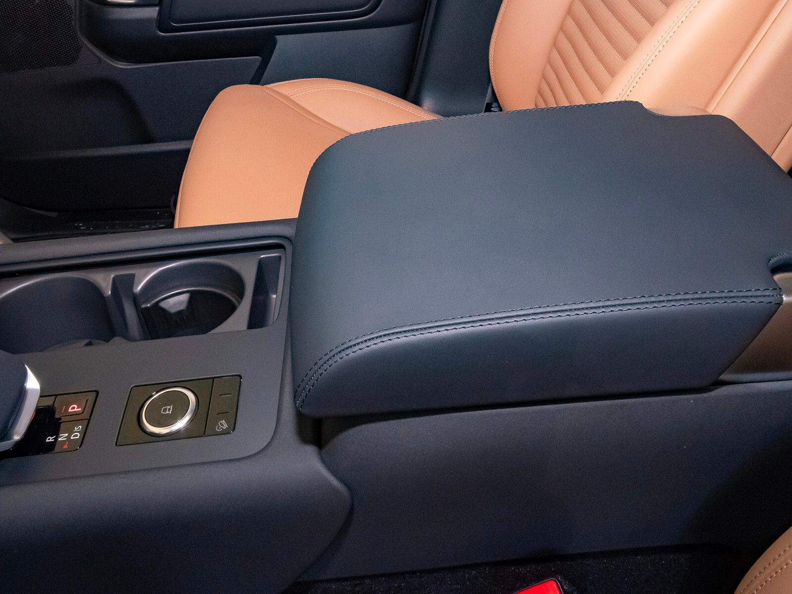 2025 Land Rover Discovery Metropolitan Edition photo 30