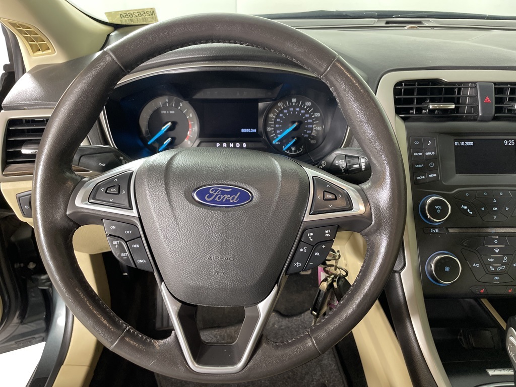 2015 Ford Fusion SE photo 21