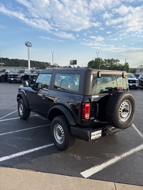 2025 Ford Bronco Base photo 5