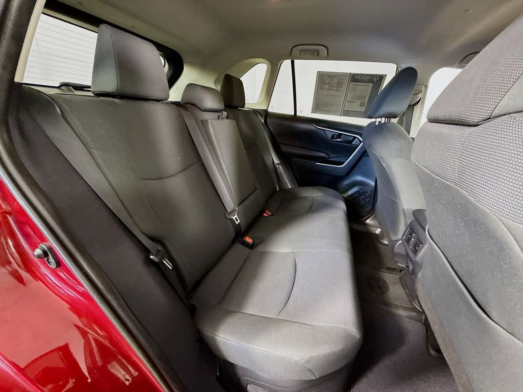 2019 Toyota RAV4 Hybrid LE photo 26