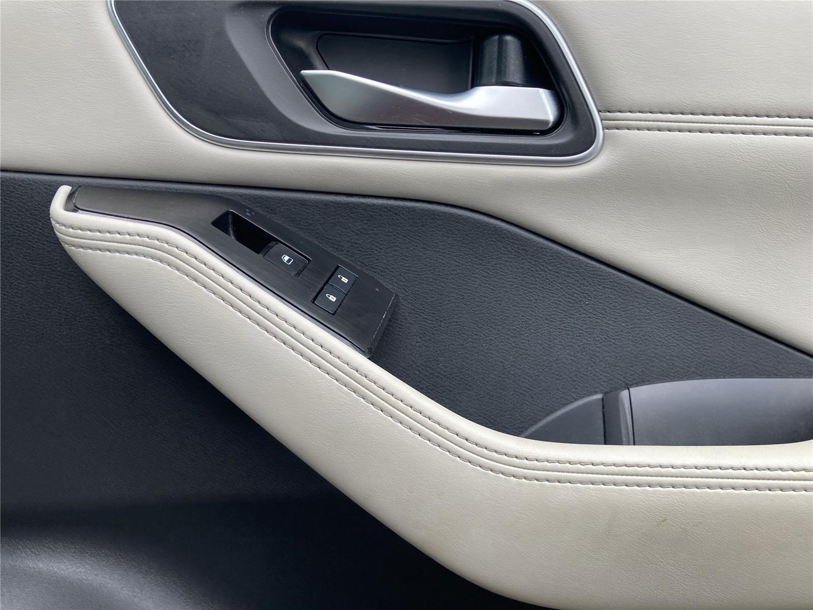 2021 Nissan Rogue SV photo 33