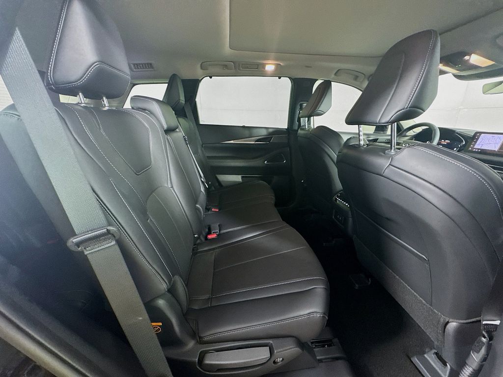 2026 Infiniti QX60 Luxe photo 29