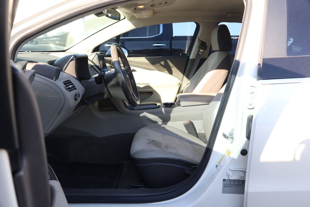 2014 Chevrolet Volt Base photo 11