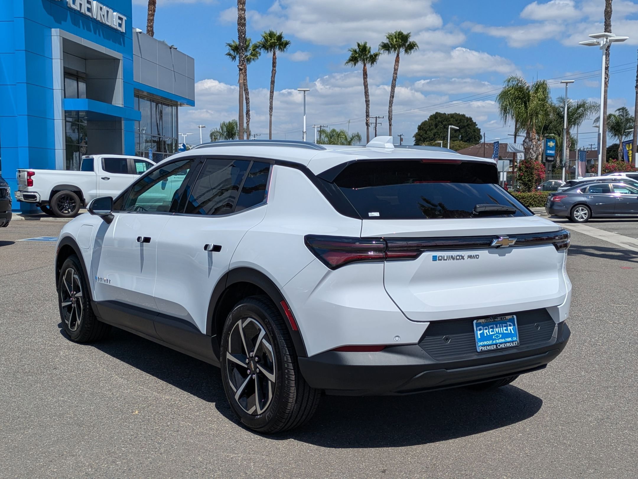 2026 Chevrolet Equinox EV 1LT photo 2