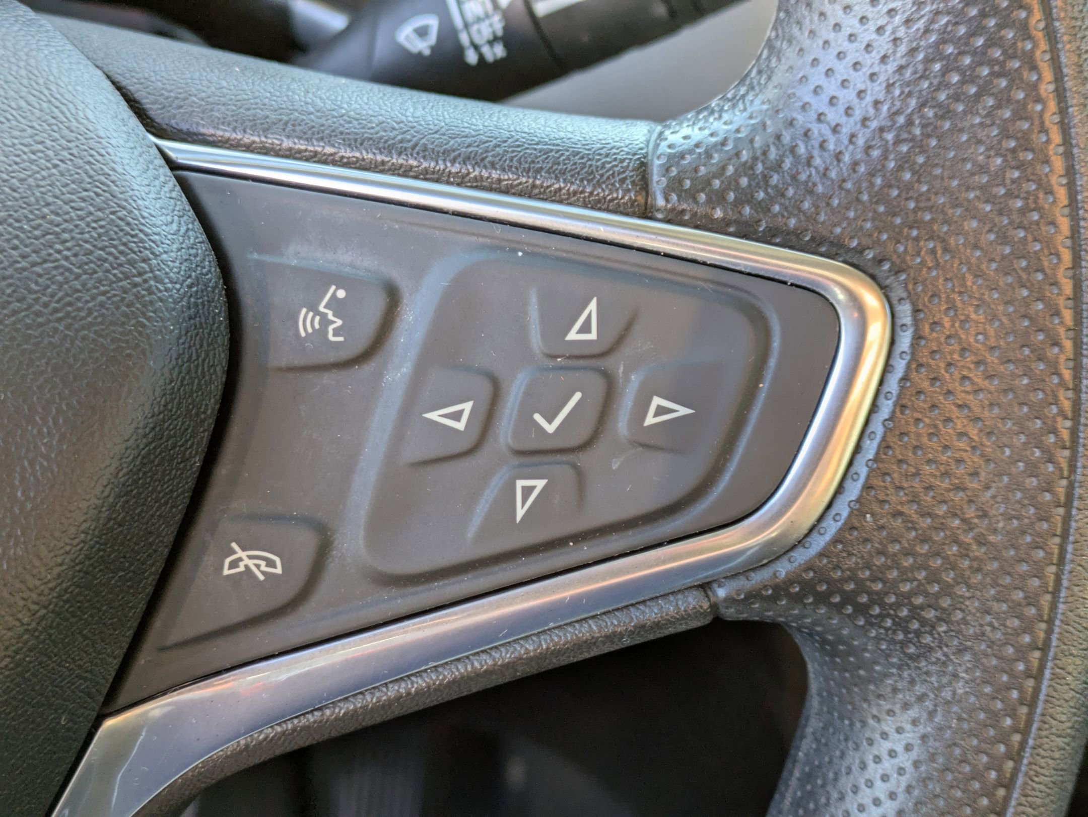 2019 Chevrolet Equinox LS photo 14