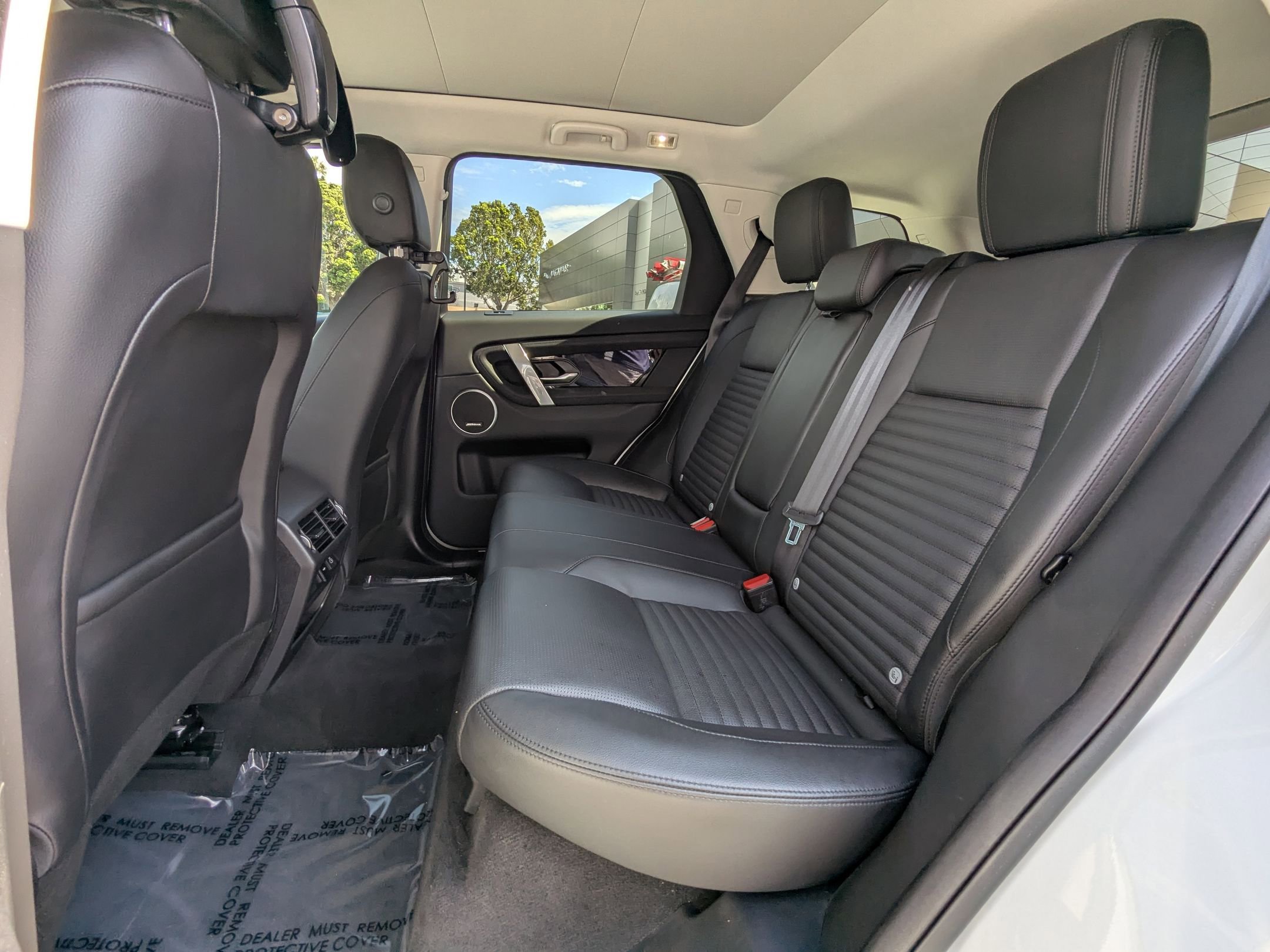 2023 Land Rover Discovery Sport SE photo 18