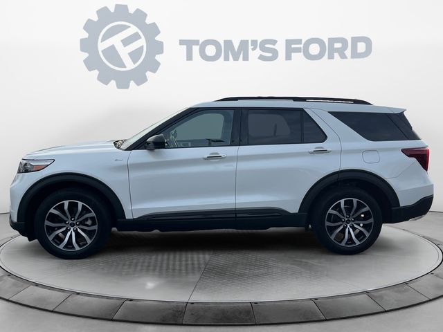 2022 Ford Explorer ST-Line photo 2
