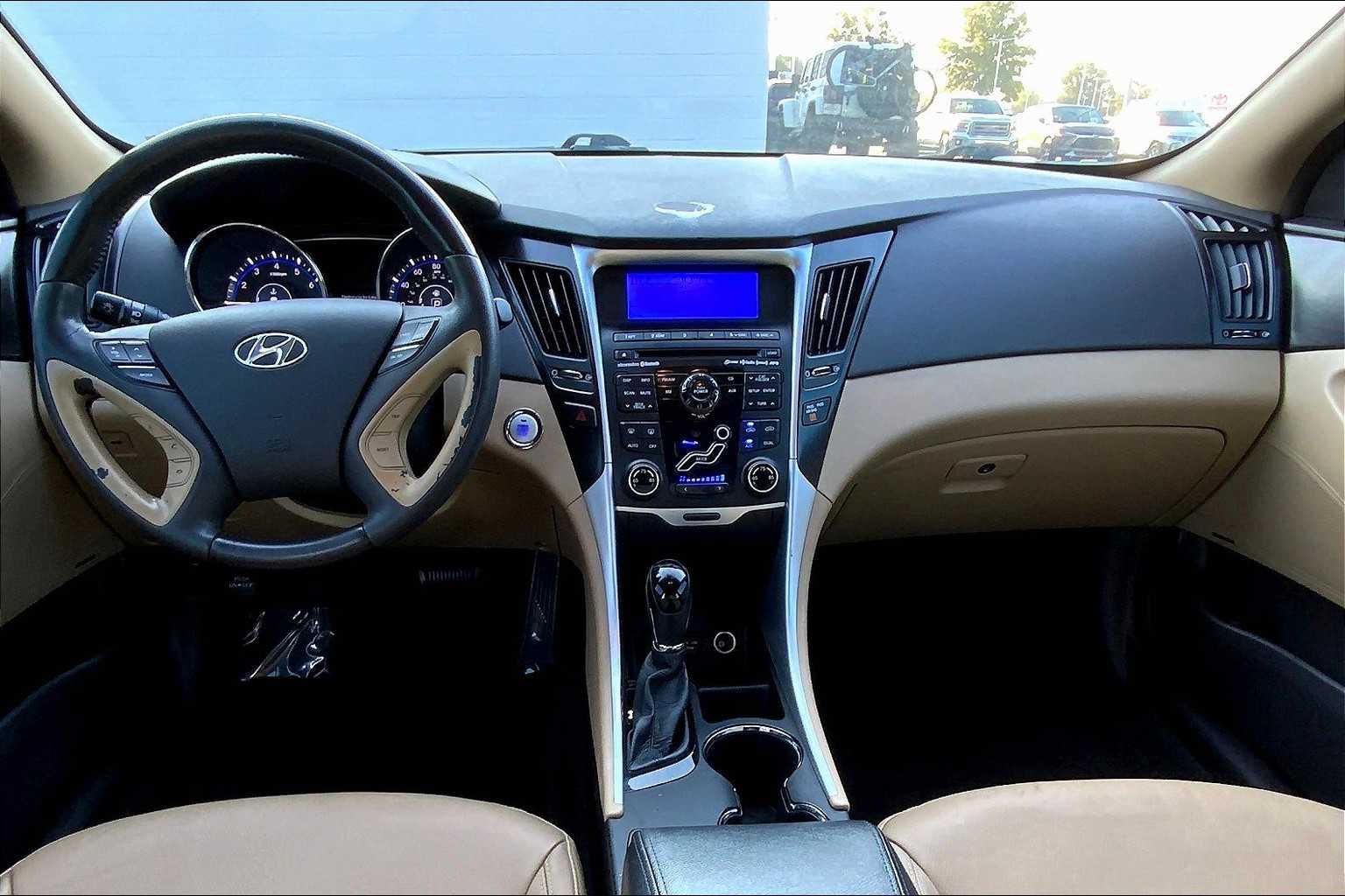 2011 Hyundai Sonata photo 15