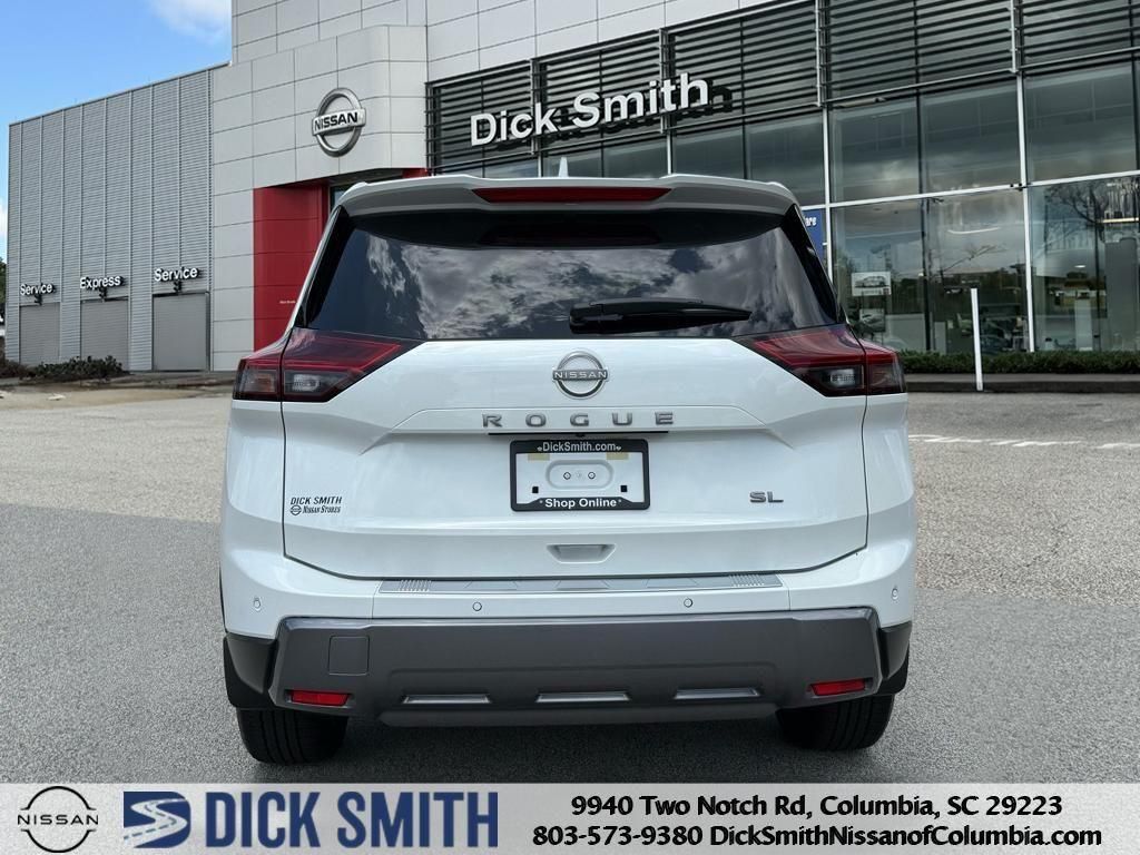 2024 Nissan Rogue SL photo 4