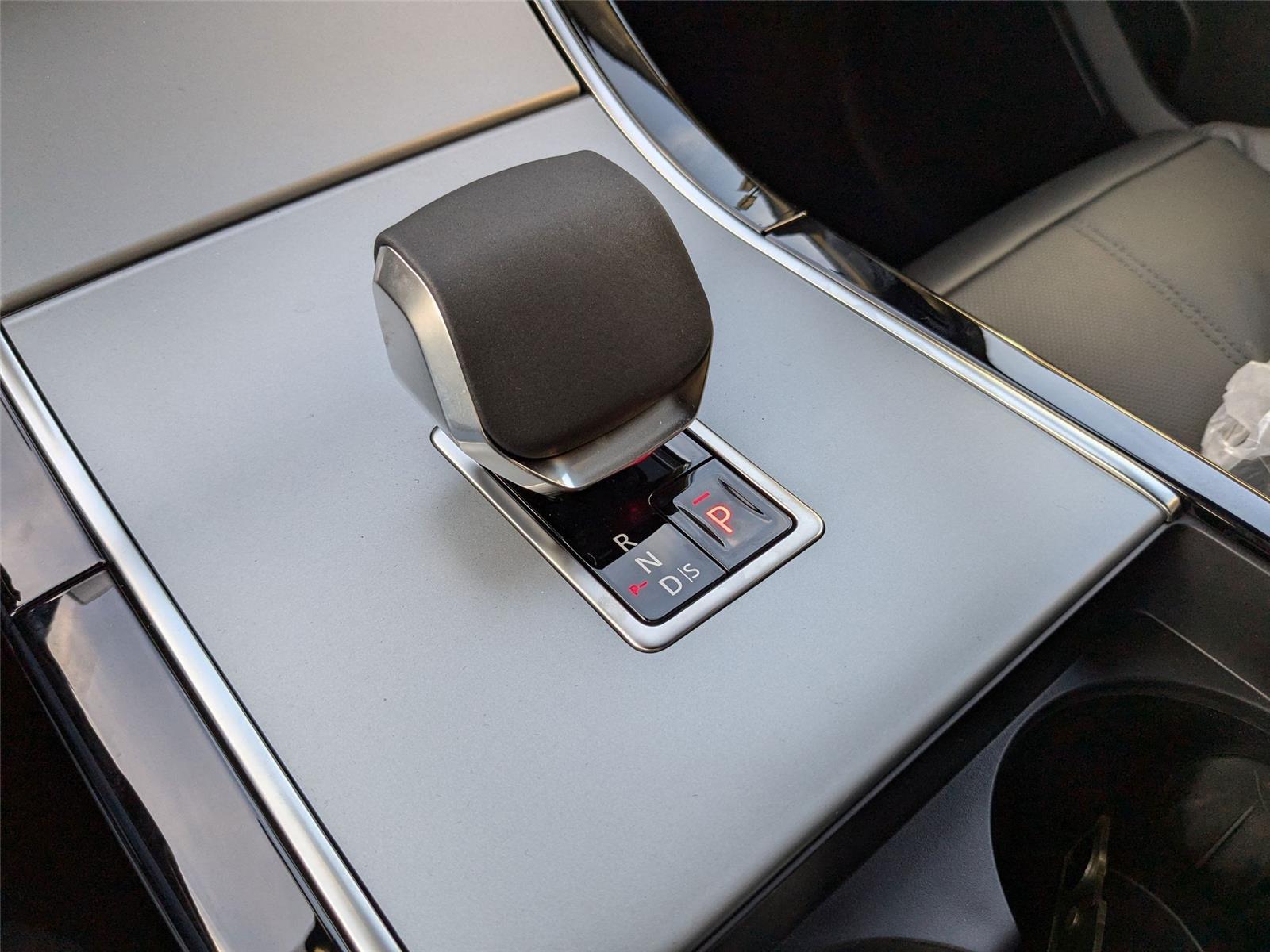 2025 Land Rover Range Rover Velar S photo 20
