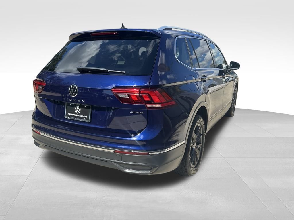 2022 Volkswagen Tiguan SE photo 2