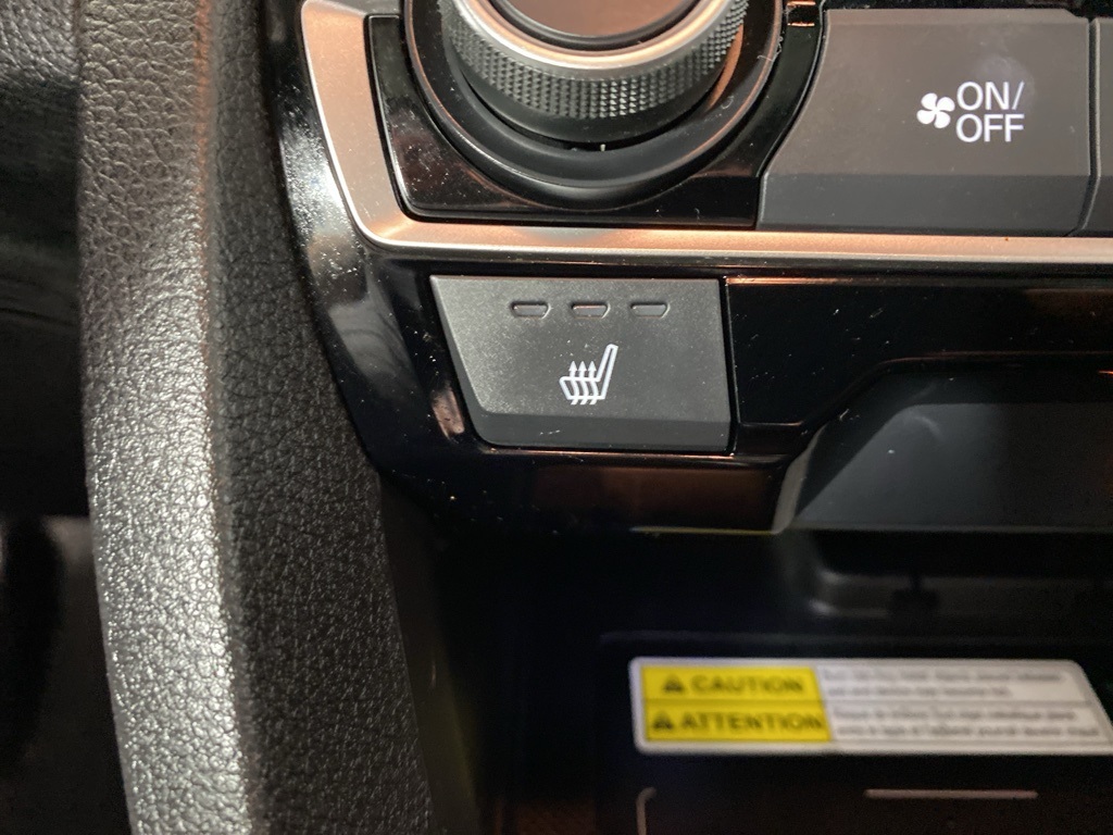 2019 Honda Civic Touring photo 18