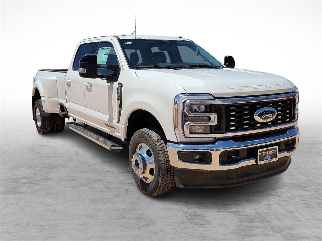 2025 Ford F-350 Super Duty Lariat's photo