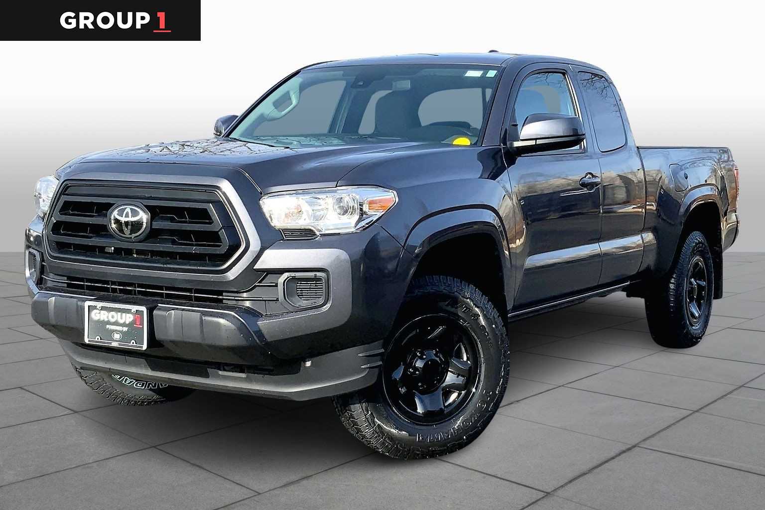 2020 Toyota Tacoma SR's photo
