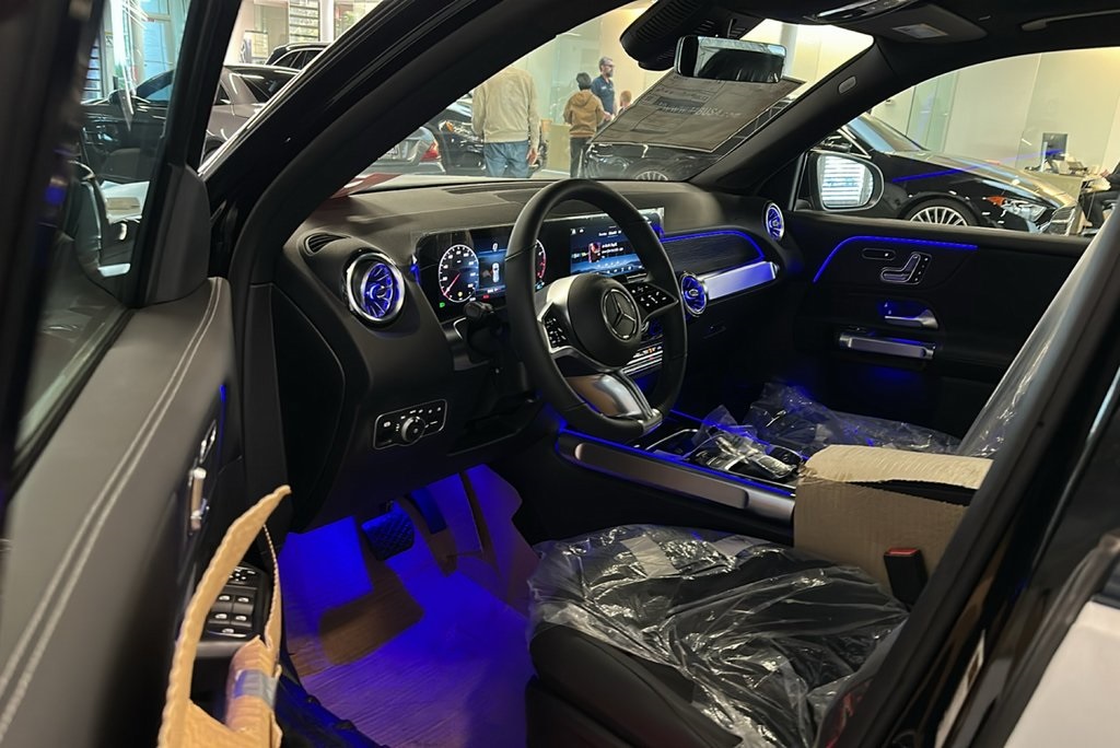 2026 Mercedes Benz GLB 250 4MATIC photo 2