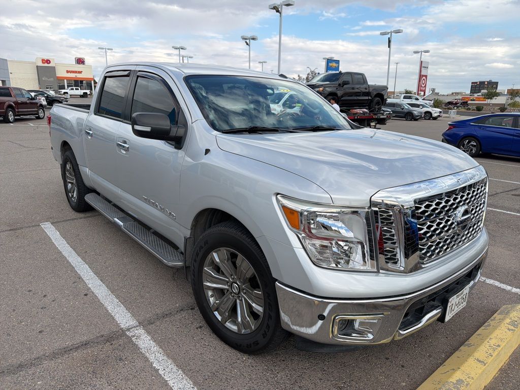 2019 Nissan Titan SV photo 4