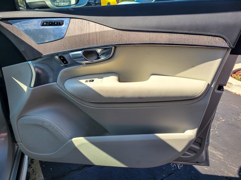 2022 VOLVO XC90 - Image 19