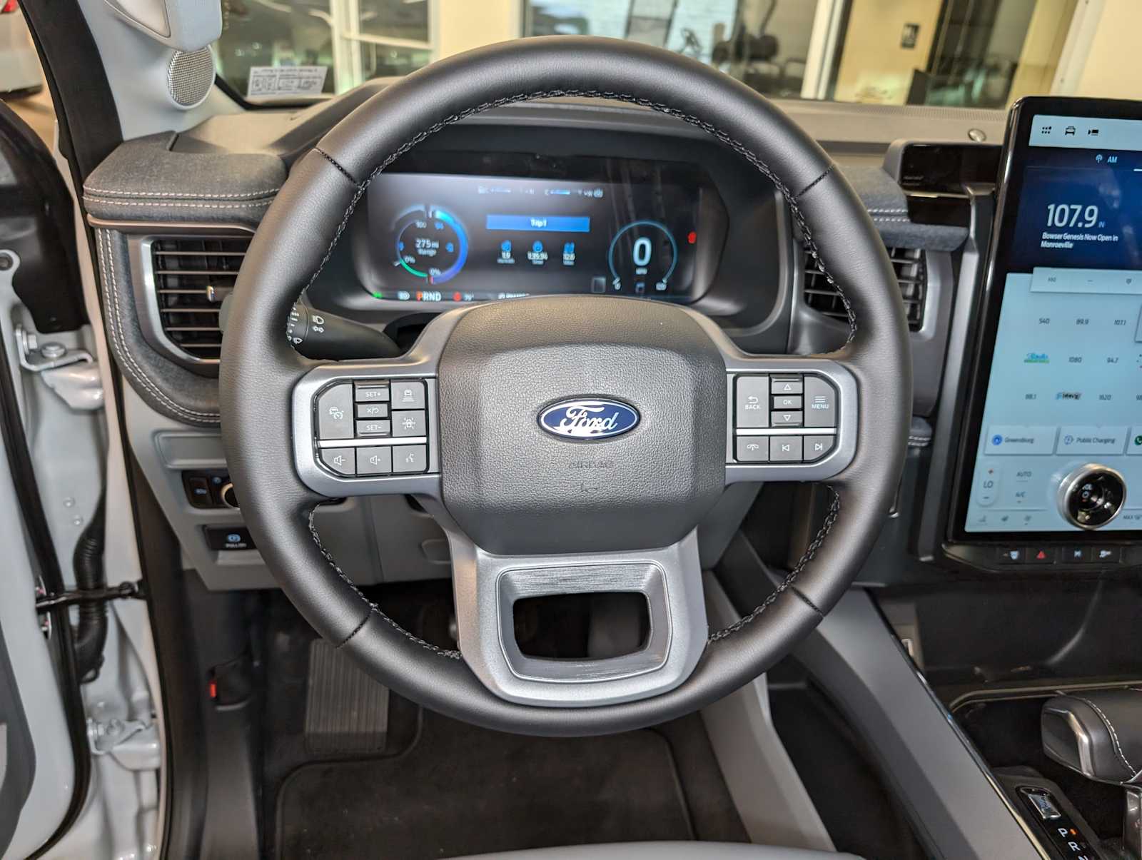 2025 Ford F-150 Lightning photo 28