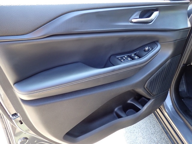 2023 Jeep Grand Cherokee Laredo photo 18