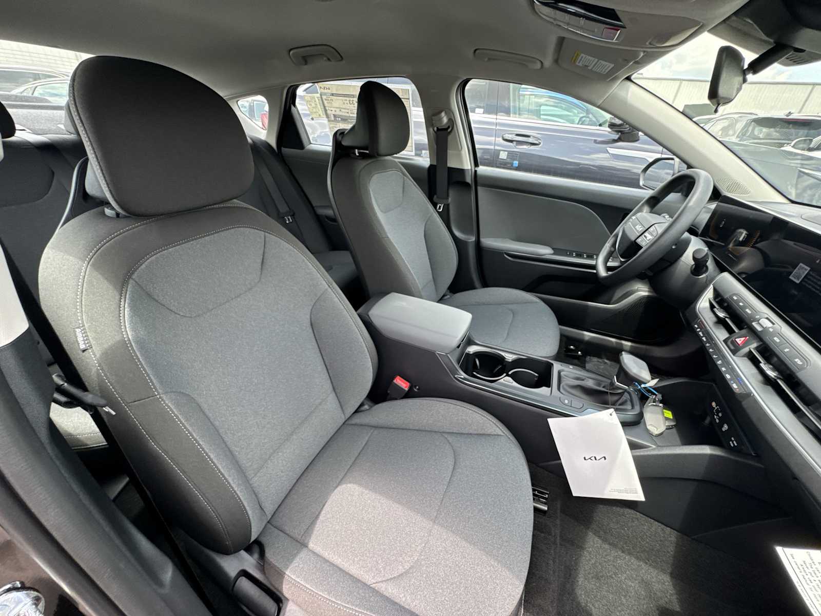 2025 Kia K4 LXS photo 15