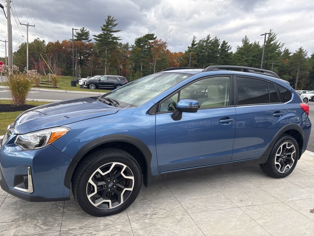 2017 Subaru Crosstrek 2.0i Limited photo 2