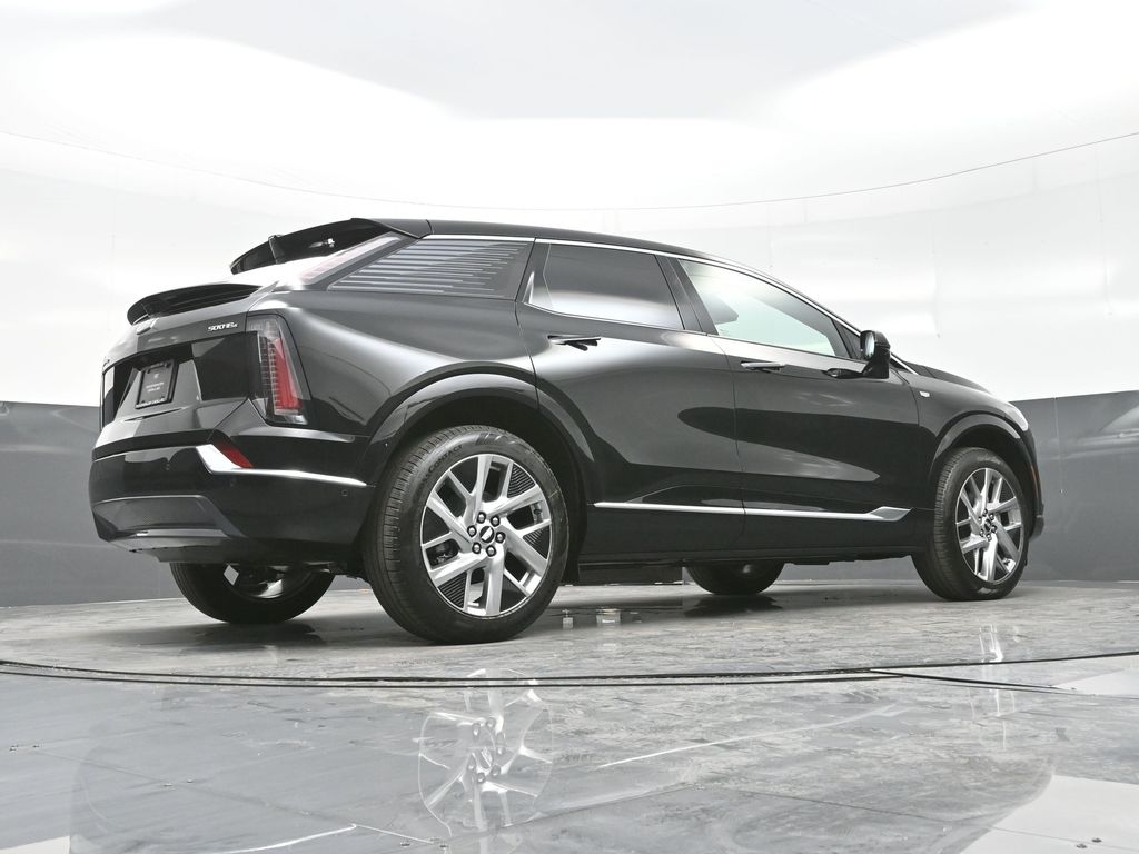 2025 Cadillac Optiq Luxury photo 22