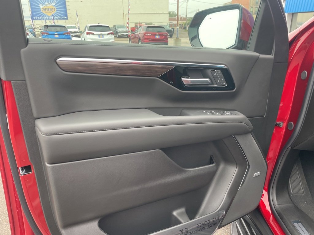 2025 Chevrolet Tahoe LT photo 10