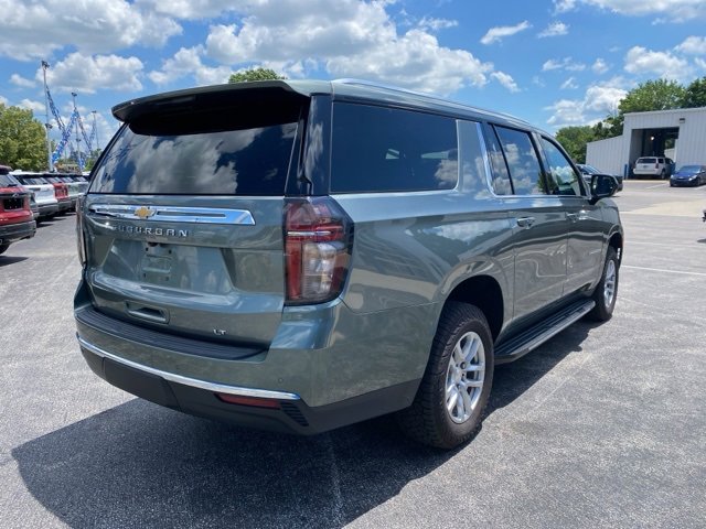 2023 Chevrolet Suburban LT photo 5