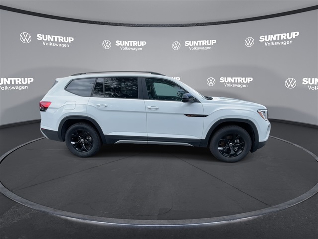 2025 Volkswagen Atlas Peak Edition SE Technology photo 17