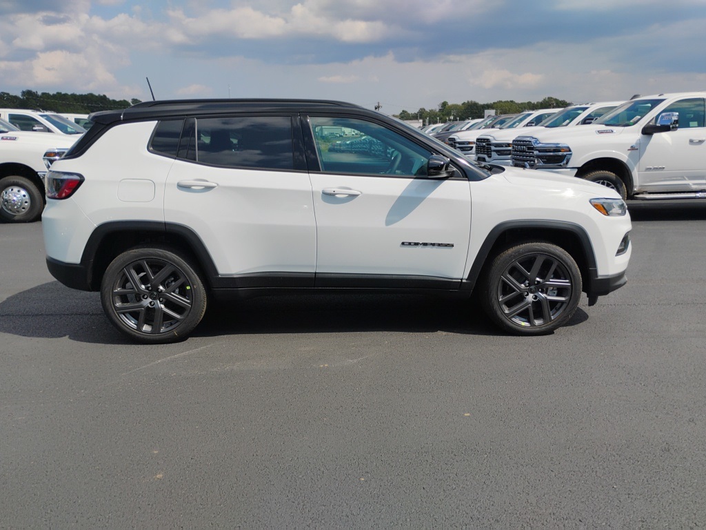 2026 Jeep Compass Limited photo 4