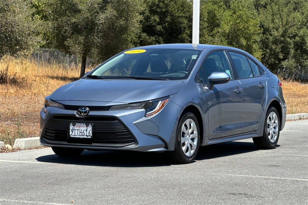 2025 Toyota Corolla LE photo 7