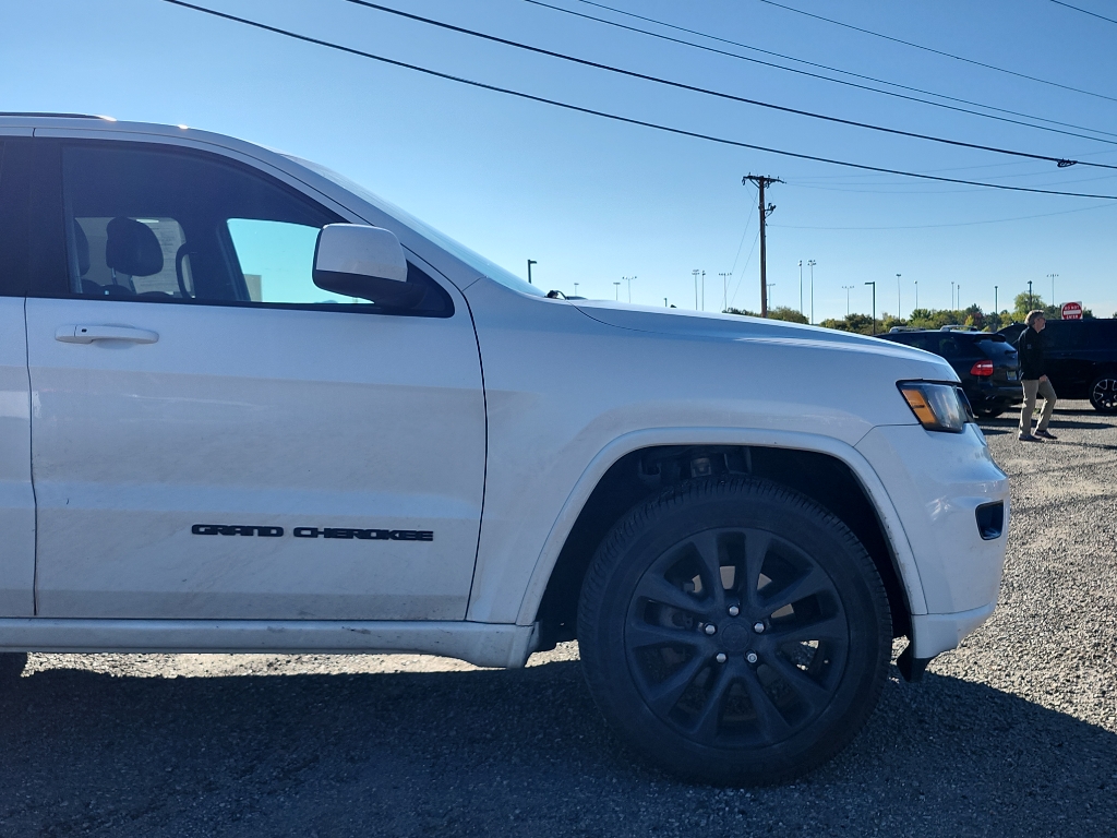 2018 Jeep Grand Cherokee Altitude photo 4