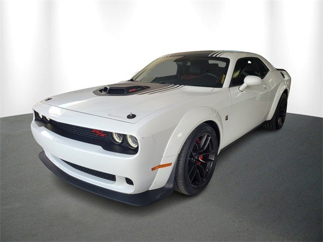 2022 Dodge Challenger R/T Scat Pack Widebody photo 2