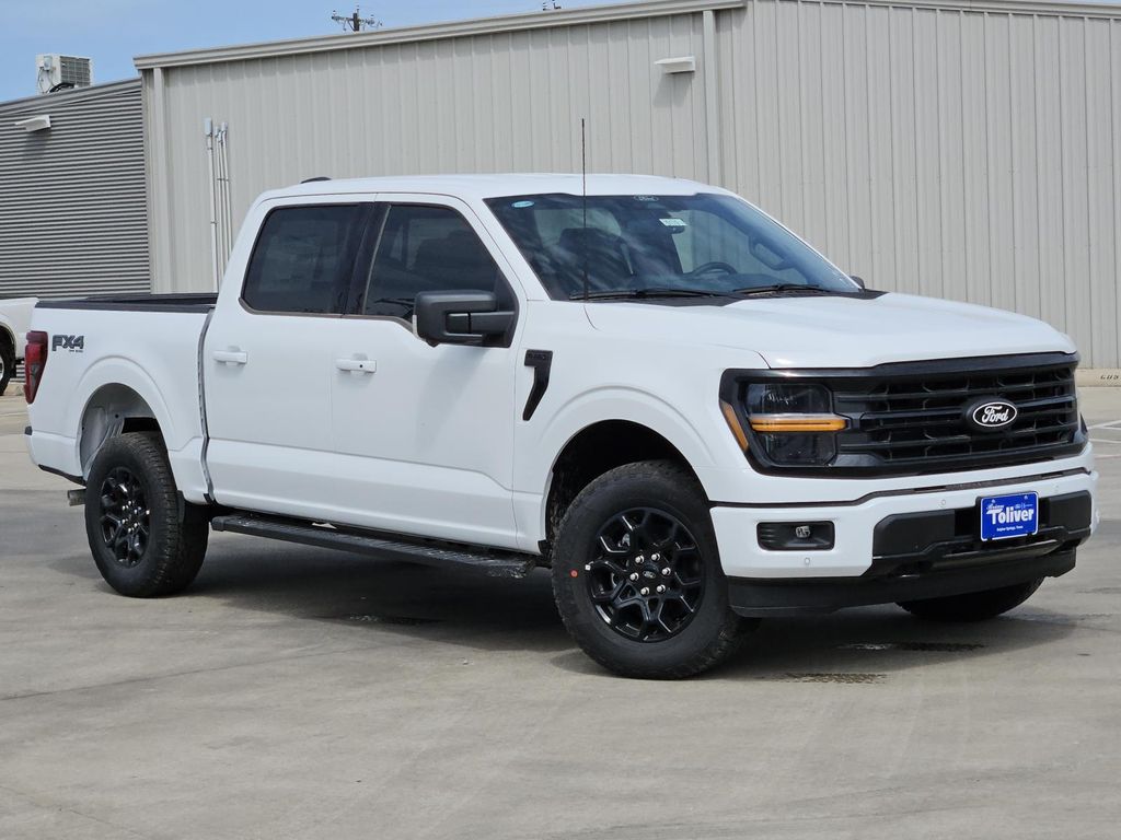 2025 Ford F-150 XLT photo 2
