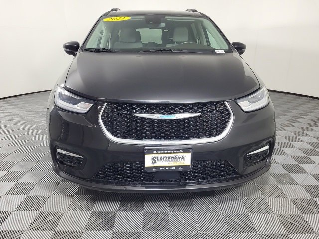 2021 Chrysler Pacifica Hybrid Touring photo 2