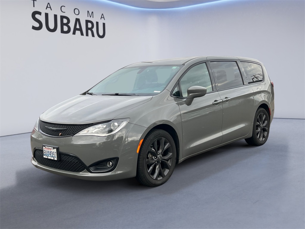 2020 Chrysler Pacifica Touring