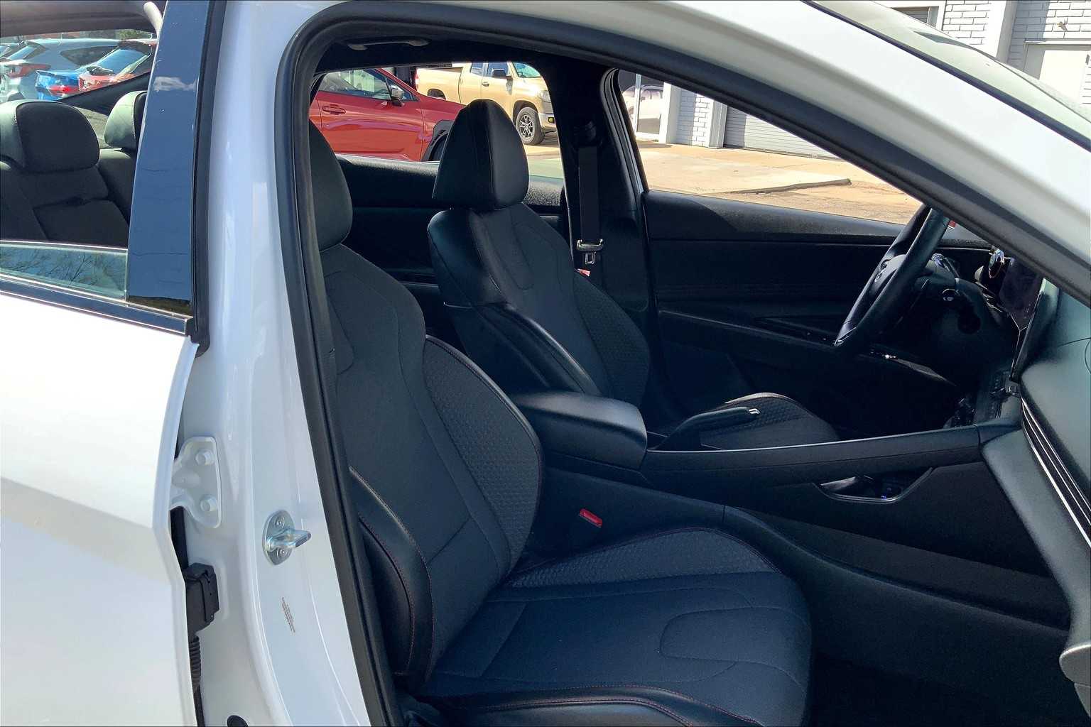 2023 Hyundai Elantra N Line photo 8