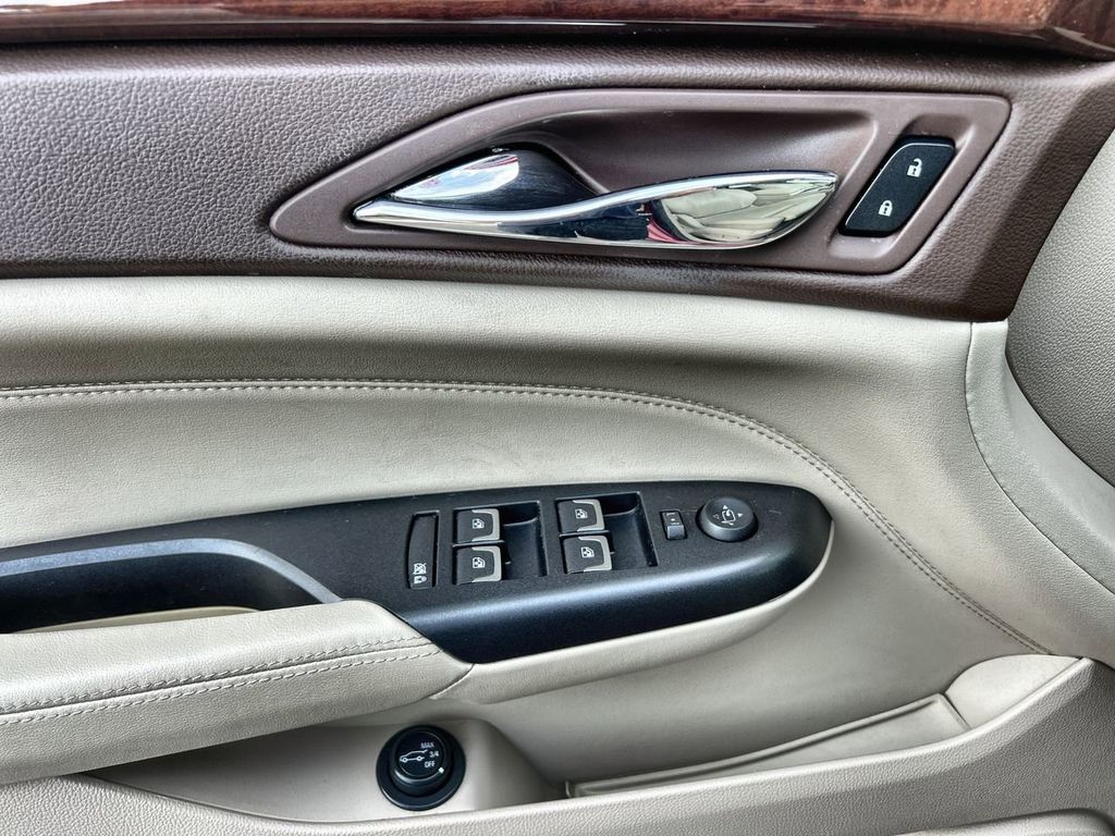 2015 Cadillac SRX Luxury photo 16