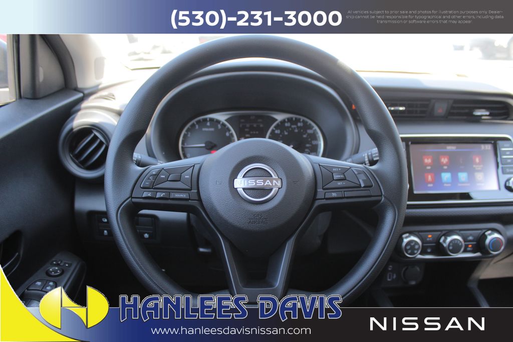 2025 Nissan Kicks Play S photo 15