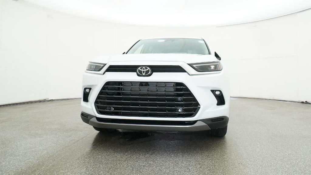 2026 Toyota Grand Highlander Limited photo 3