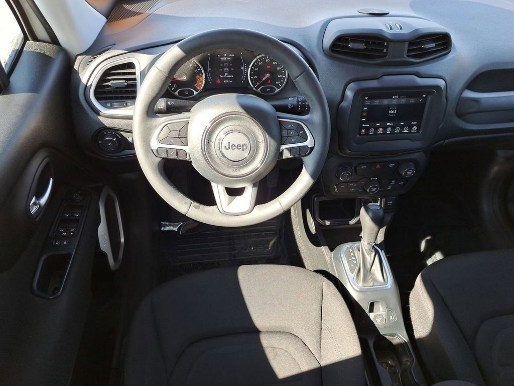 2018 Jeep Renegade Latitude North Edition photo 16