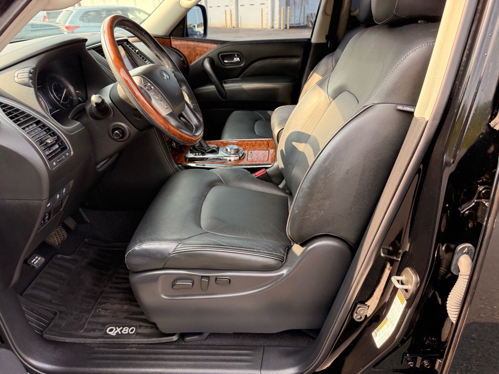 2019 Infiniti QX80 Luxe photo 8