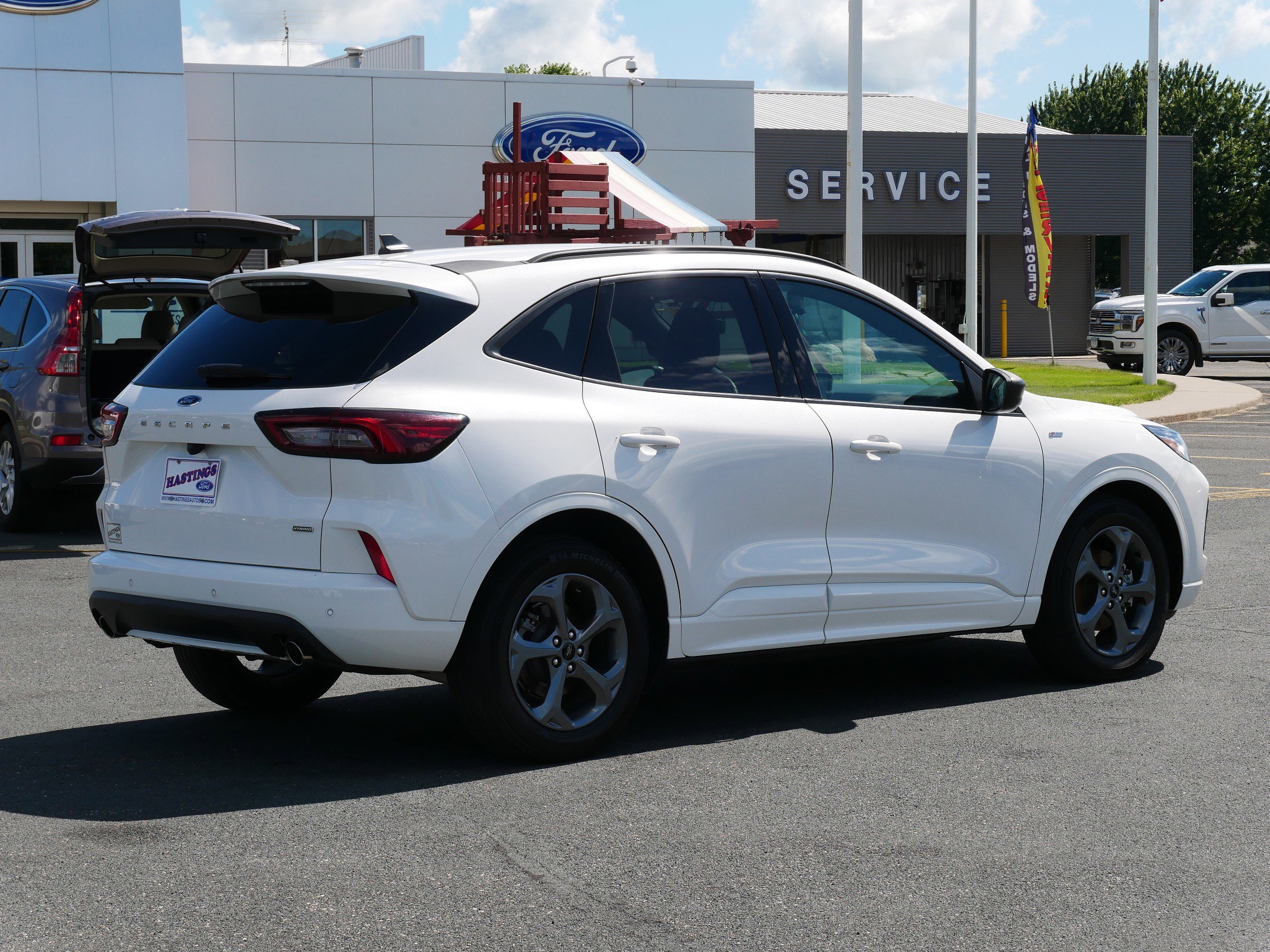 2023 Ford Escape ST-Line Hybrid photo 5