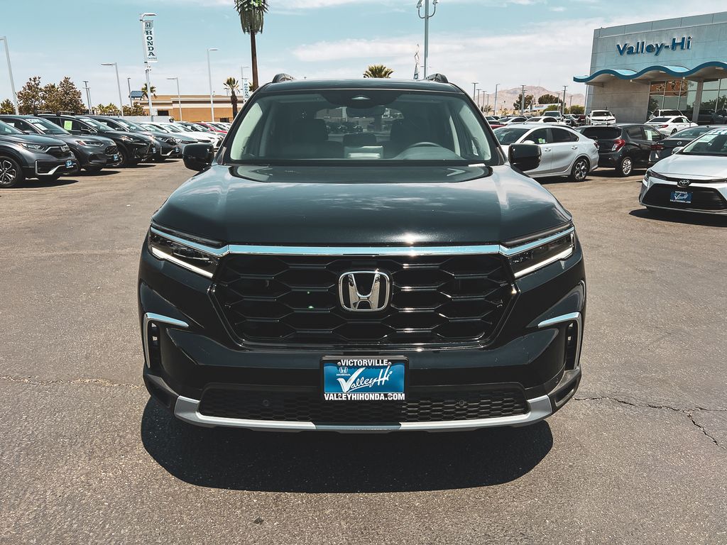 2025 Honda Pilot Touring photo 2