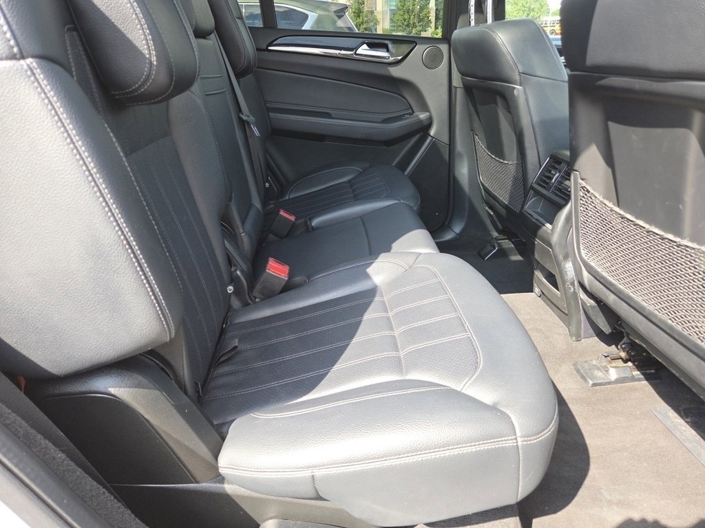 2019 Mercedes Benz GLS 450 4MATIC photo 4