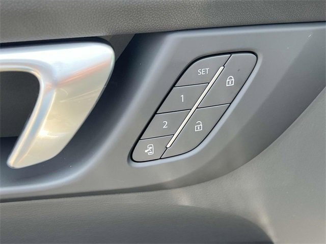2025 Buick Enclave Preferred photo 14