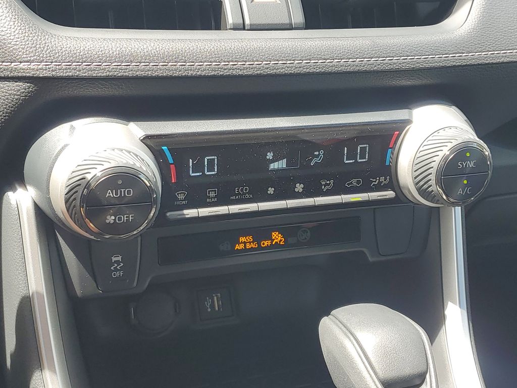 2025 Toyota RAV4 Hybrid LE photo 24
